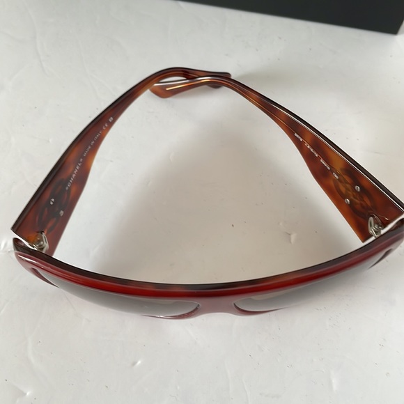 Authentic Chanel Sunglasses. - Picture 11 of 15
